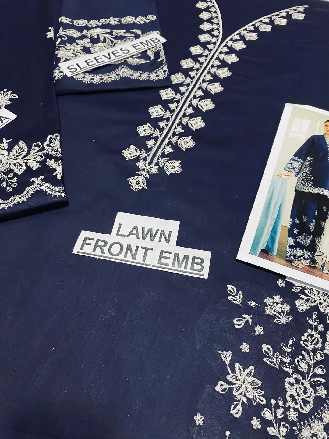 Blue Embroidered 3 Pcs Women's Lawn Suit